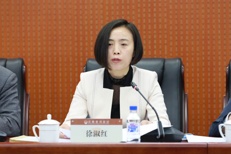 厅党组成员,政治部主任徐淑红宣读对"123"工程活动中表现突出的集体和